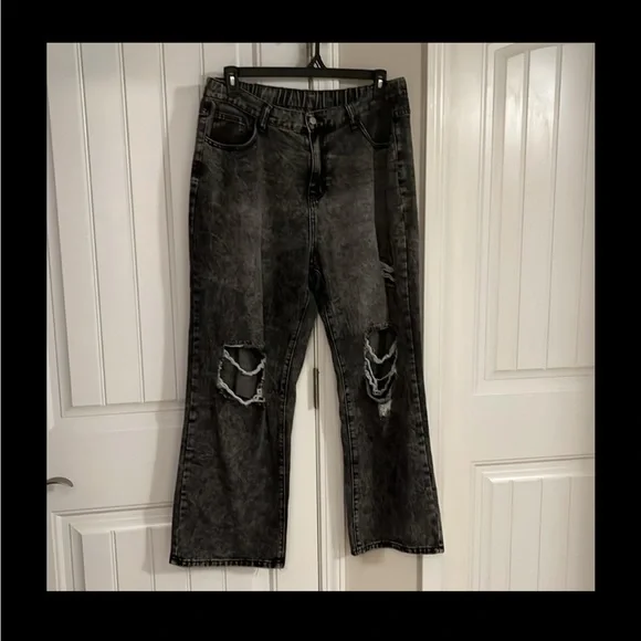 Distressed Black Jeans - Picture 2 of 11